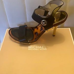 Michael Kors Leather Lani Sandal size 10